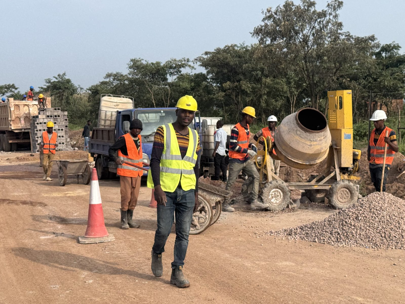 Ubuntu Groupe roadworks team mobilization in Kolwezi